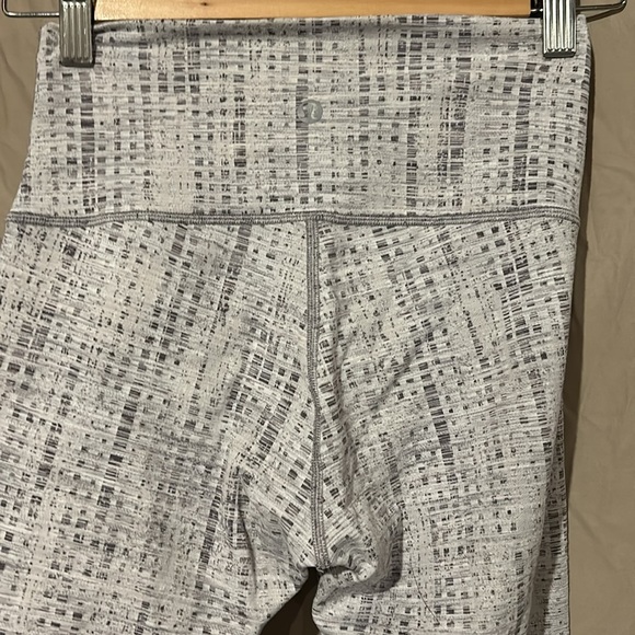 Lululemon Under High-Rise Tight 25” Luxtreme Leggings - Picture 2 of 3